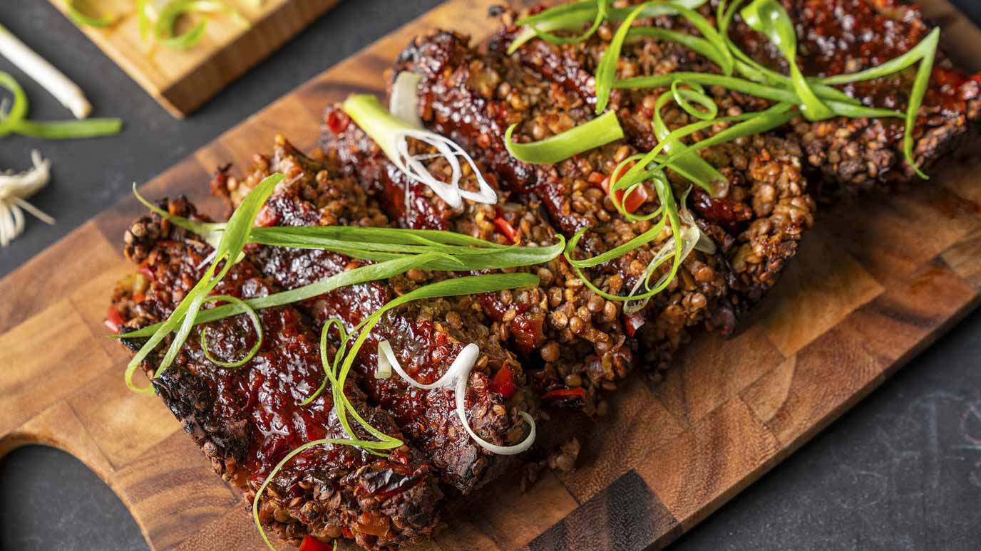 sriracha_lime_lentil_and_walnut_meatloaf_2000x1125.jpg