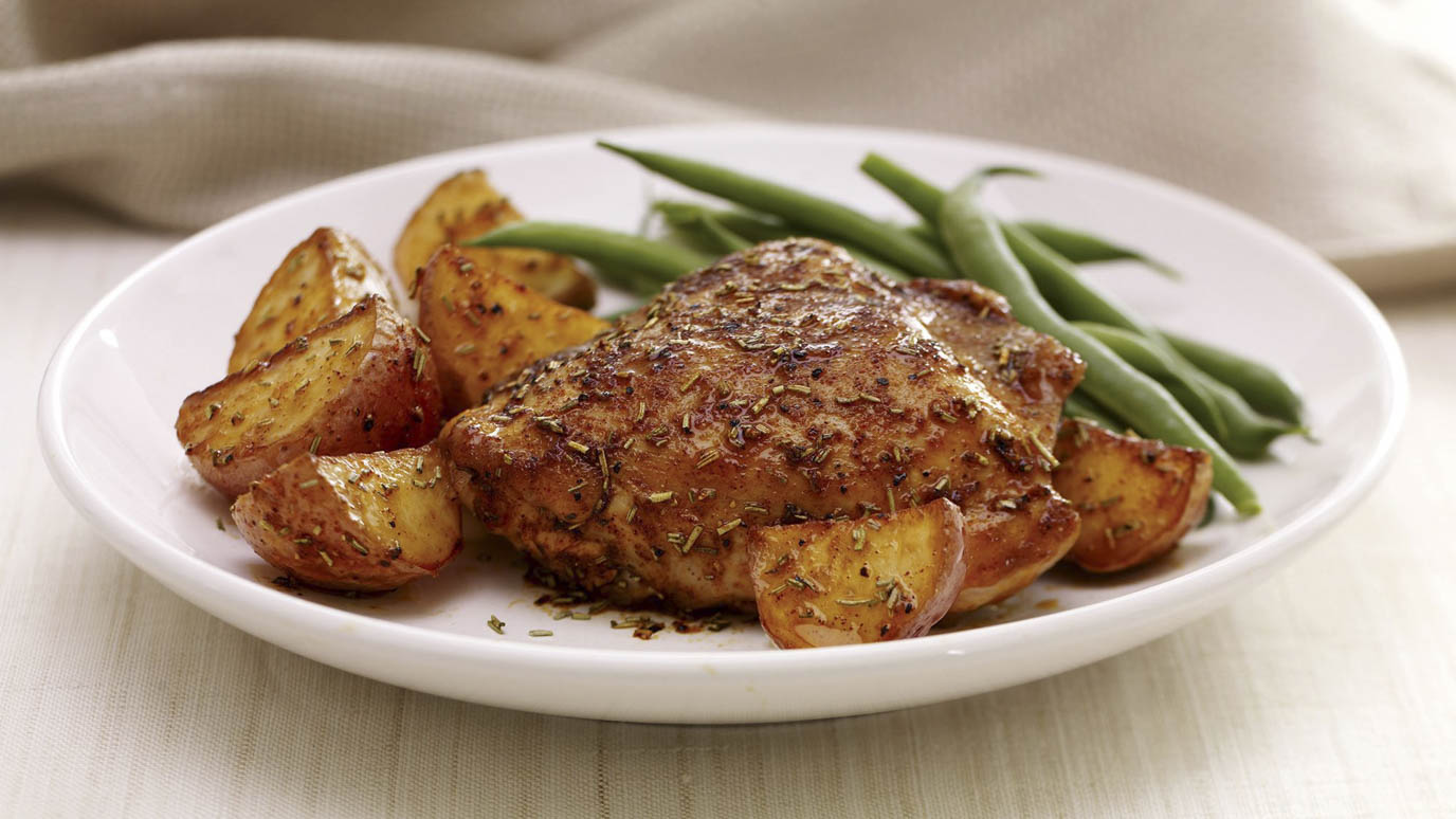 recipe_inspirations_rosemary_roasted_chicken_with_potatoes_2000x1125.jpg