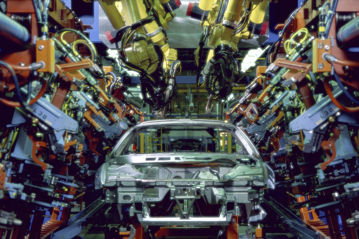 Moody’s Downgrades Ford Deeper Into Junk