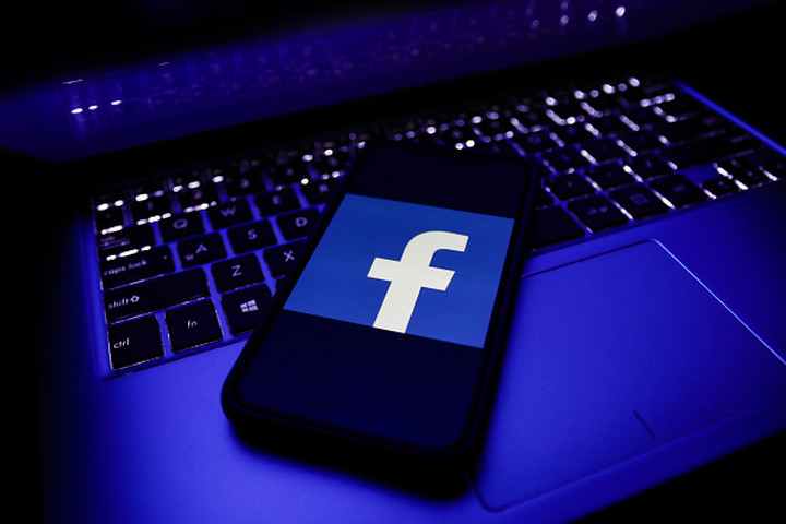 Facebook Wants FTC Chair off Antitrust Case