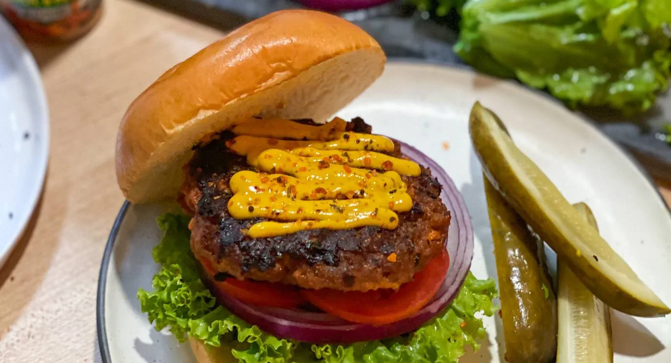 super-juicy-plant-based-burgers-desktop.webp