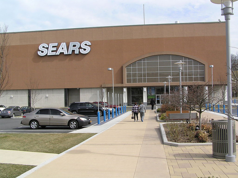 Sears Exploring Sale-Leaseback of Stores