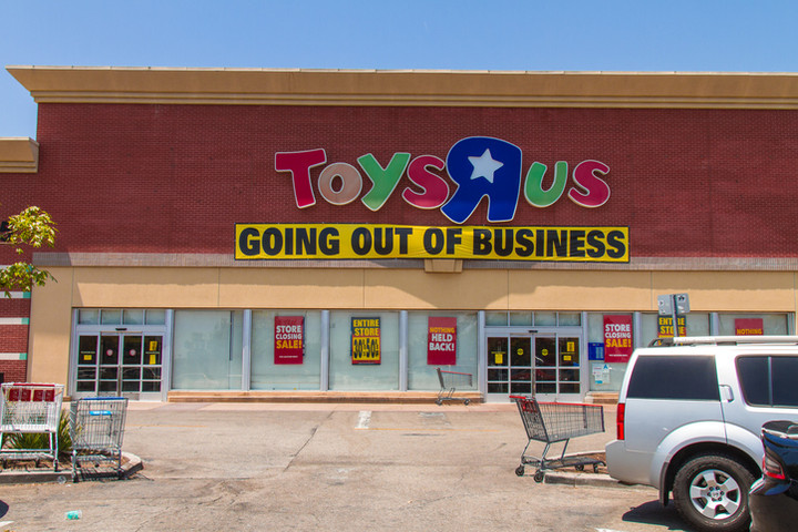 Toys ‘R’ Us Plans to Reopen for Business in U.S.
