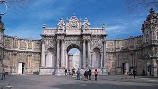 16878-extension-istanbul-turkey-dolmabahce-palace-smhoz.jpg