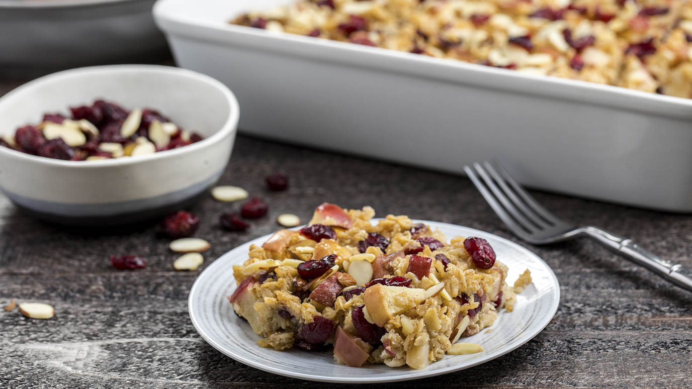 almond_apple_and_cranberry_baked_oatmeal_2000x1125.jpg